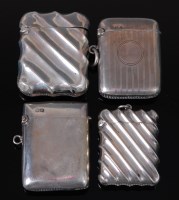 Lot 1325 - A George V silver vesta, of plain rectangular...