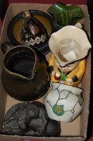 Lot 104 - A small collection of miscellaneous items to...