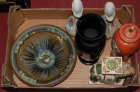 Lot 98 - A box of miscellaneous china to include...