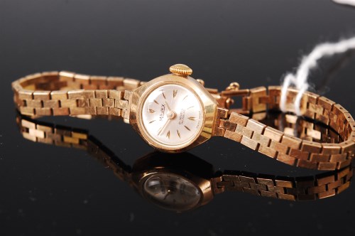 Lot 450 A ladies Majex 9ct gold wristwatch having