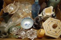 Lot 698 - A box of miscellaneous items to include;...