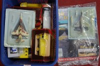 Lot 674 - A small collection of assorted boxed modern...
