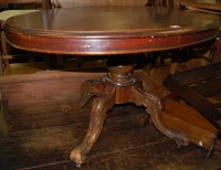 Lot 1304 - A Victorian walnut oval loo table