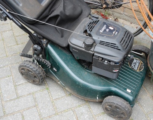 Lot 1144 - A Hayter Briggs & Stratton Ranger 48 petrol...