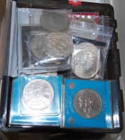 Lot 659 - A collection of commemorative coinage to...