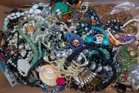 Lot 662 - A large collection of assorted modern costume...