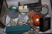Lot 671 - A small collection of miscellaneous items to...