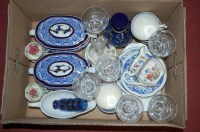 Lot 92 - A box of miscellaneous china and glassware to...