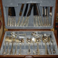 Lot 326 - A modern cased canteen of silver plated...