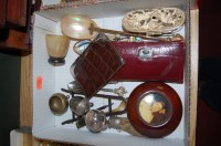 Lot 337 - A small collection of miscellaneous items to...
