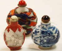 Lot 373 - A Chinese blue & white porcelain scent bottle,...