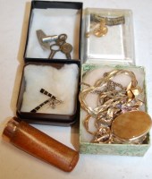 Lot 388 - Mixed lot to include 9ct gold ribbon pendant,...