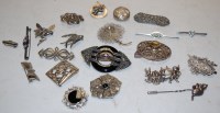 Lot 586 - A large collection of assorted, mainly silver,...