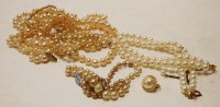 Lot 641 - A ladies single strand faux pearl necklace;...