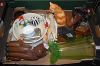 Lot 757 - A box of miscellaneous china and glassware to...