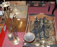 Lot 792 - A collection of miscellaneous metal wares to...
