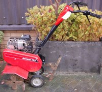 Lot 1135 - A Jonsered FT5 Briggs & Stratton petrol driven...