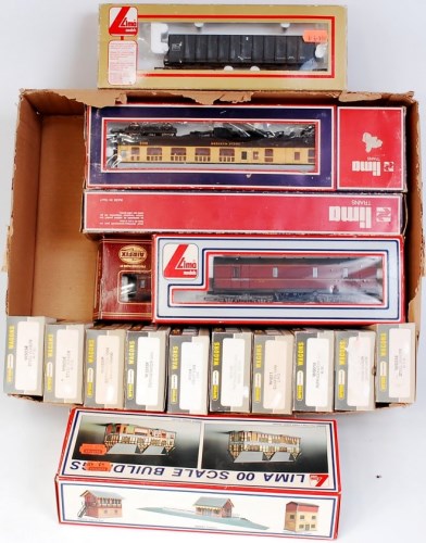 Lot 739 - 10 Wrenn wagons some duplication (G-BG), 6...