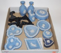 Lot 32 - A collection of Wedgwood blue jasper wares to...