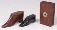 Lot 1327 - A Victorian treen shoe-snuff, having sliding...