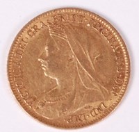 Lot 104 - Great Britain, 1900 gold half sovereign, Queen...