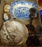 Lot 65 - A box of miscellaneous items to include small...