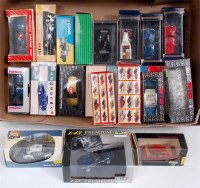 Lot 2668 - 22 mixed modern issue diecast, by Vanguards,...