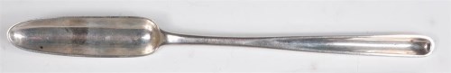 Lot 733 - A George III silver double-ended bone marrow...