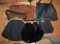 Lot 948 - A collection of ladies handbags, evening bags...