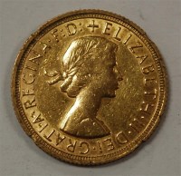 Lot 126 - Great Britain, 1963 gold full sovereign, Queen...
