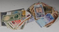 Lot 218 - Mixed lot of approx 200 world banknotes to...