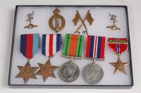 Lot 319 - A WW II American/British Airbourne group of...