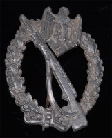 Lot 424 - A German Infantry Assault badge.