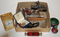 Lot 312 - A small collection of miscellaneous items to...