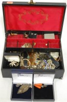 Lot 272 - A small collection of assorted costume and...