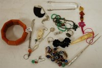 Lot 273 - A small collection of assorted costume and...
