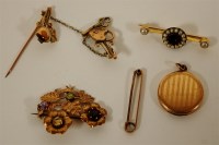 Lot 289 - Assorted yellow metal and 9ct gold to include;...