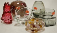 Lot 194 - A Wedgwood glass paperweight in the form of a...
