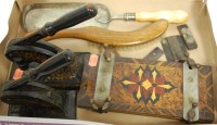 Lot 359 - A small collection of miscellaneous items to...