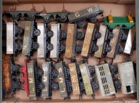 Lot 371 - A large tray of 24 mainly prewar Hornby wagons...