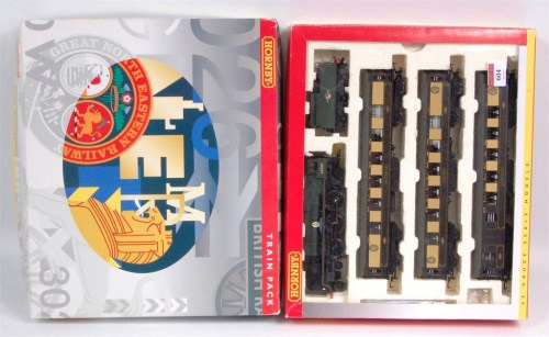 Lot 604 - A Hornby R2886M Cunarder train pack containing...