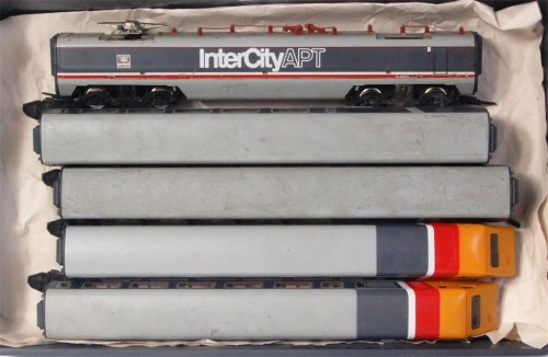 Lot 774 - A Hornby R543 5-car APT unboxed train set,...