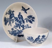 Lot 79 - An 18th century Worcester porcelain tea bowl...
