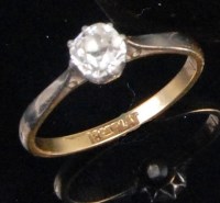 Lot 180 - An 18ct gold and platinum diamond solitaire...