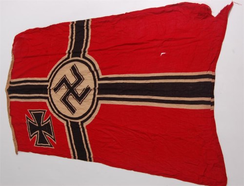 Lot 467 - A German Third Reich battle flag, 90 x 132cm.