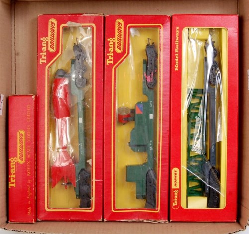 Lot 854 - A Triang R216 rocket launching wagon with...