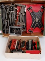 Lot 391 - A large tray of Postwar Hornby items including...