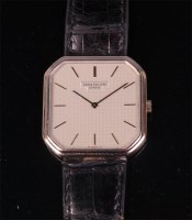 Lot 724 - A gentlemans Patek Phillipe 18ct white gold...