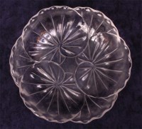 Lot 120 - A contemporary Lalique heavy clear glass table...