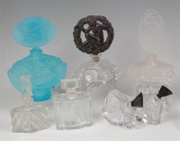 Lot 125 - A collection of Art Deco and later heavy glass...